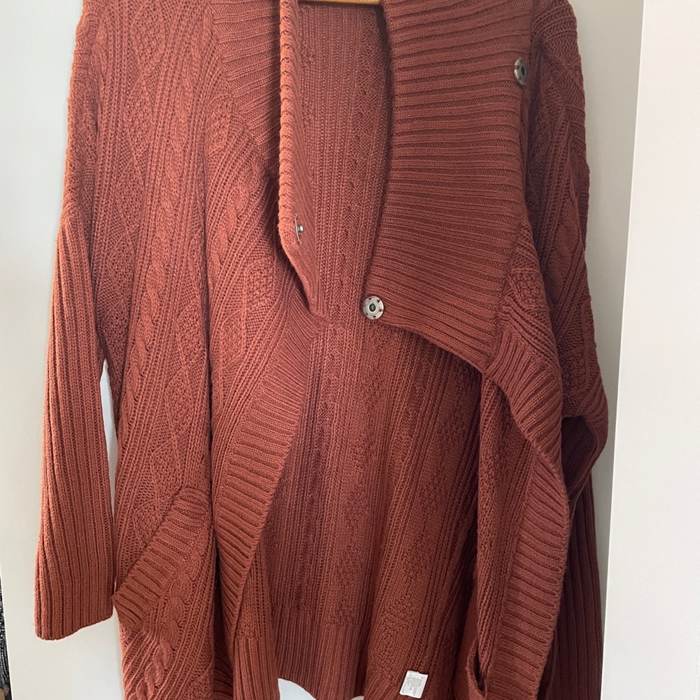 Simons-Twik, Women's Rust Sweater